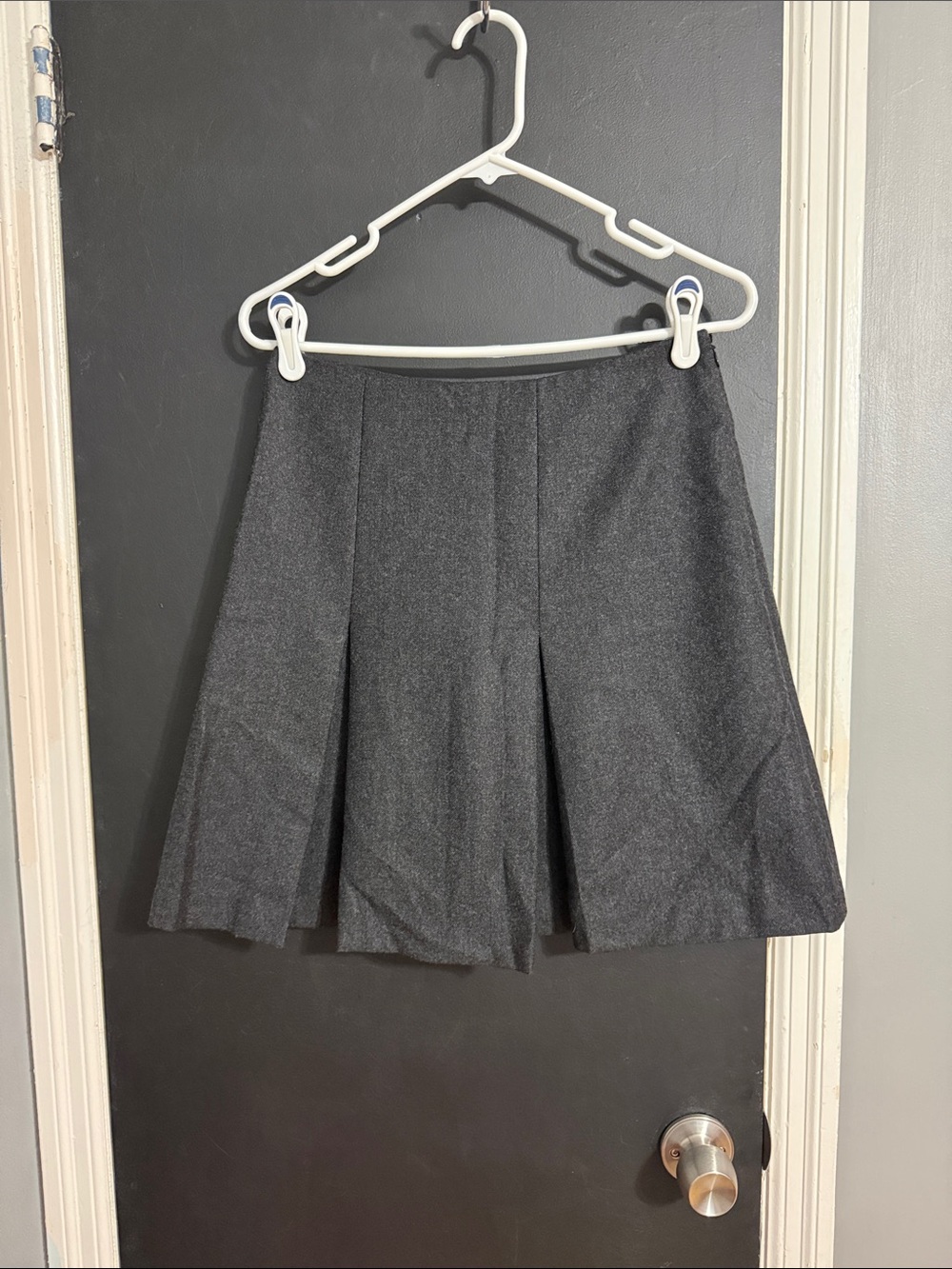 HACHE 100% Wool Pleat Mini Skirt Size: 42 (US 10) Length: 18.5”